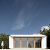 Pequeña Casa que se puede Ampliar con el Paso del Tiempo. Moderna y